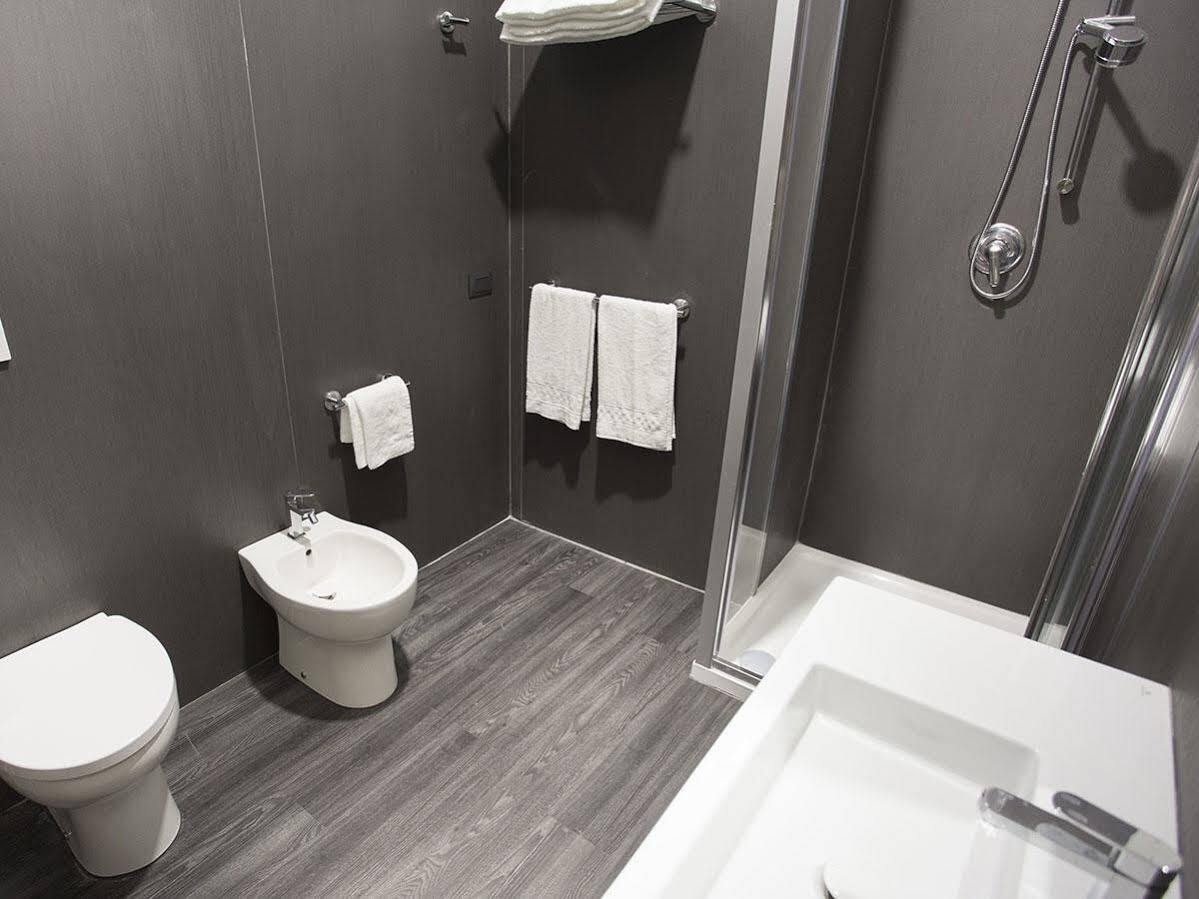 V99 Hotel Roma Ngoại thất bức ảnh